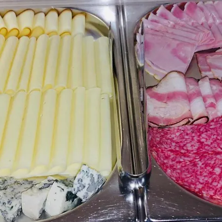 Primus בית הארחה 4*